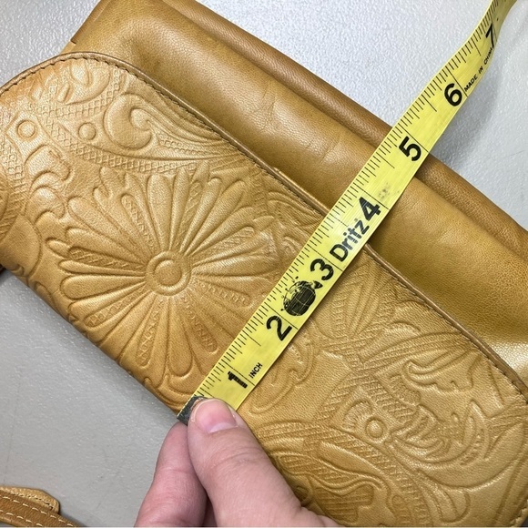 C & C California golden yellow leather crossbody bag small size - Picture 13 of 16